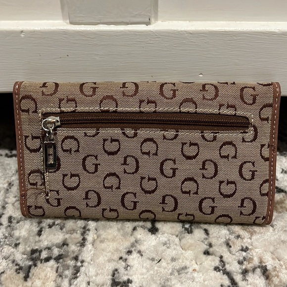 Guess wallet - Picture 2 of 4